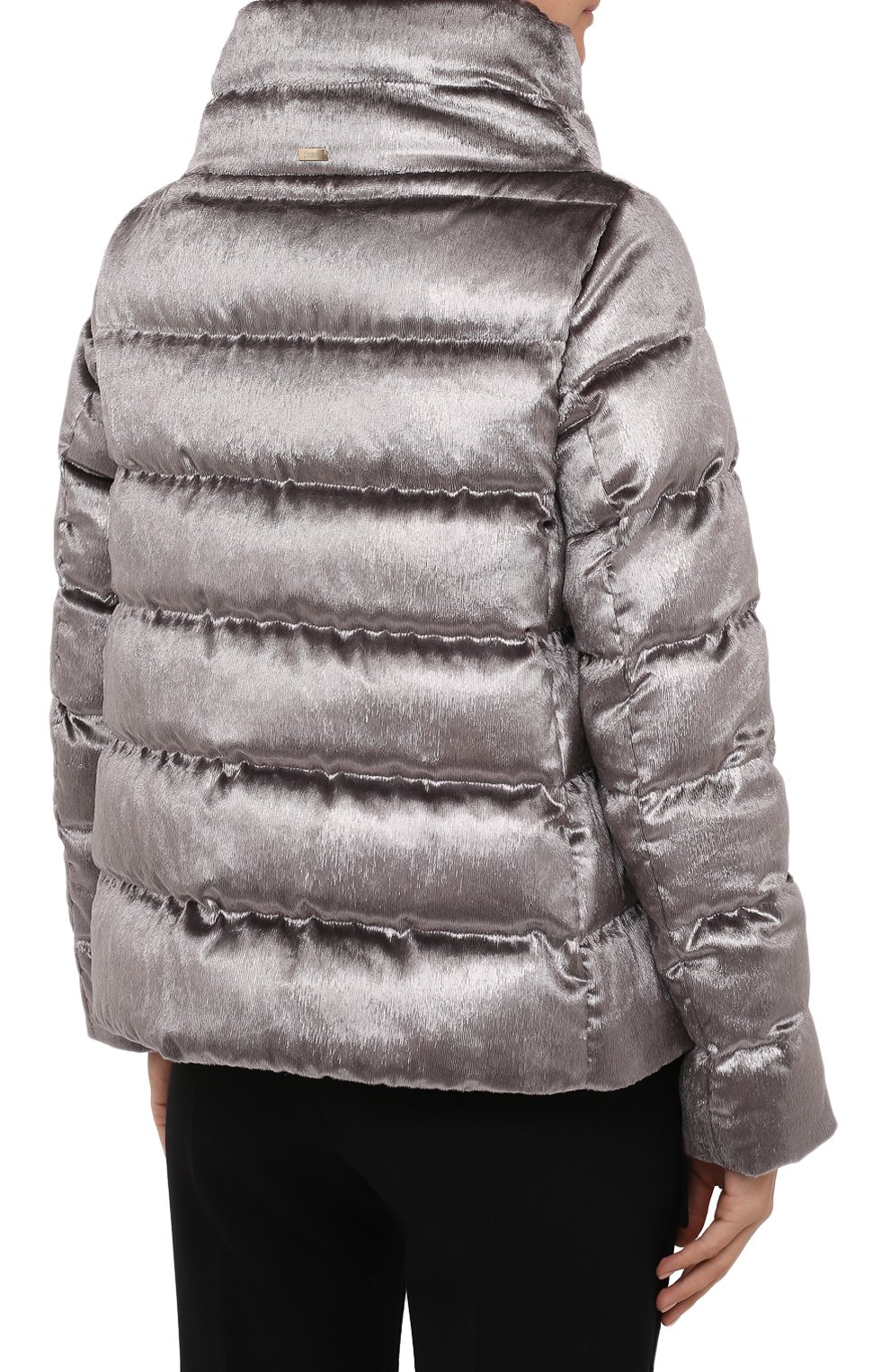 Пуховая куртка HERNO серебряного цвета по цене 61450 руб., арт. PI1318D/15019, фото 4 Пуховая куртка HERNO, арт. PI1318D/15019, фото 4