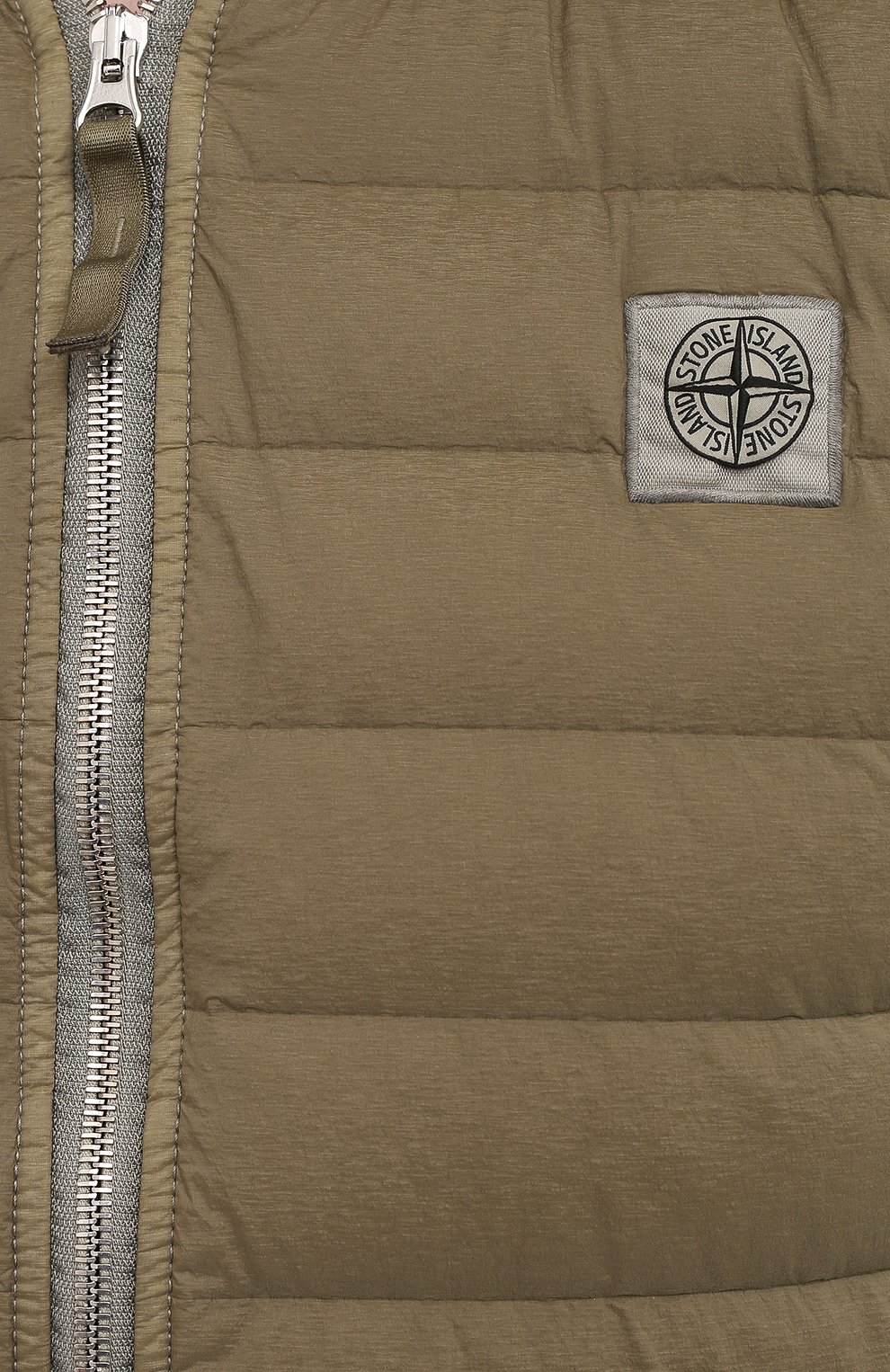 Пуховый жилет STONE ISLAND хаки цвета по цене 59950 руб., арт. 7415G0225, фото 5 Пуховый жилет STONE ISLAND, арт. 7415G0225, фото 5