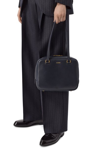 Сумка vision medium JIL SANDER темно-синего цвета по цене 299500 руб., арт. J07ZH0078/P9079, фото 2 Сумка vision medium JIL SANDER, арт. J07ZH0078/P9079, фото 2