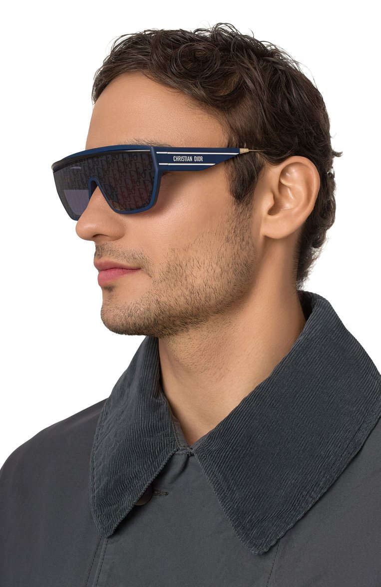Женские солн�цезащитные очки DIOR EYEWEAR синего цвета, арт. DI0RCLUB M7U 31B8 | Фото 2 (Региональные ограничения белый список (Axapta Mercury): Не проставлено; Нос: Не проставлено; Материал: Пластик; Тип очков: С/з; Кросс-КТ: С/з-унисекс; Очки форма: Маска; Оптика Гендер: оптика-унисекс)