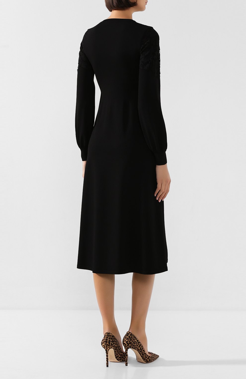 Платье из вискозы VALENTINO черного цвета по цене 266500 руб., арт. TB0KD04H5J9, фото 4 Платье из вискозы VALENTINO, арт. TB0KD04H5J9, фото 4