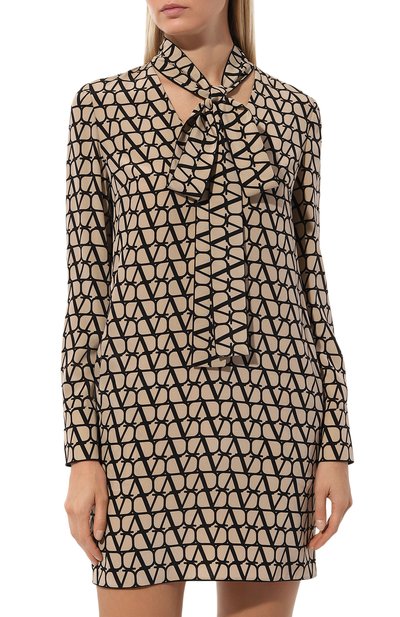 Шелковое платье VALENTINO бежевого цвета по цене 347000 руб., арт. 2B0VA3Y5/7SL, фото 3 Шелковое платье VALENTINO, арт. 2B0VA3Y5/7SL, фото 3