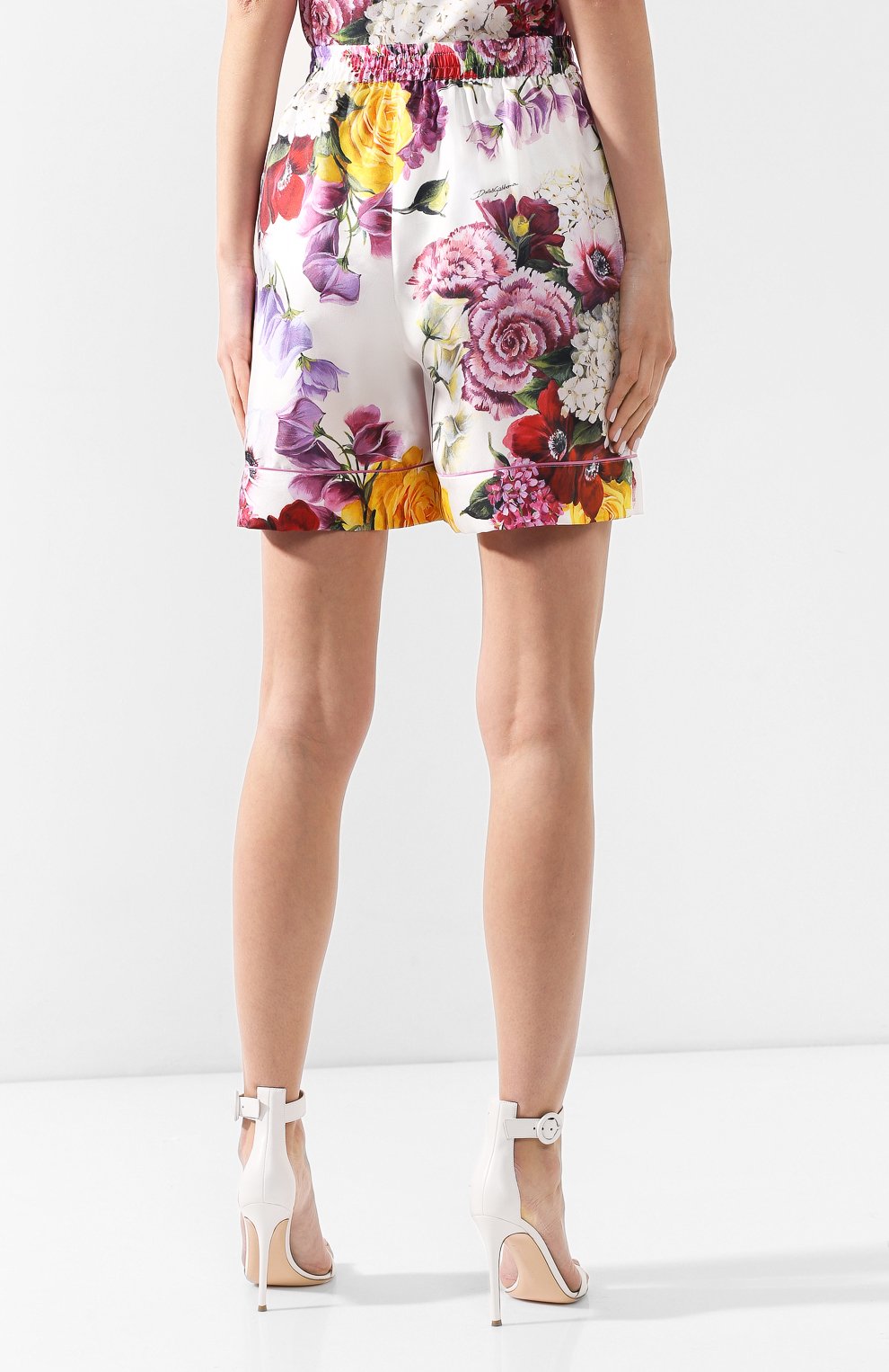Шелковые шорты DOLCE & GABBANA разноцветного цвета по цене 109500 руб., арт. FTAM7T/HS10D, фото 4 Шелковые шорты DOLCE & GABBANA, арт. FTAM7T/HS10D, фото 4