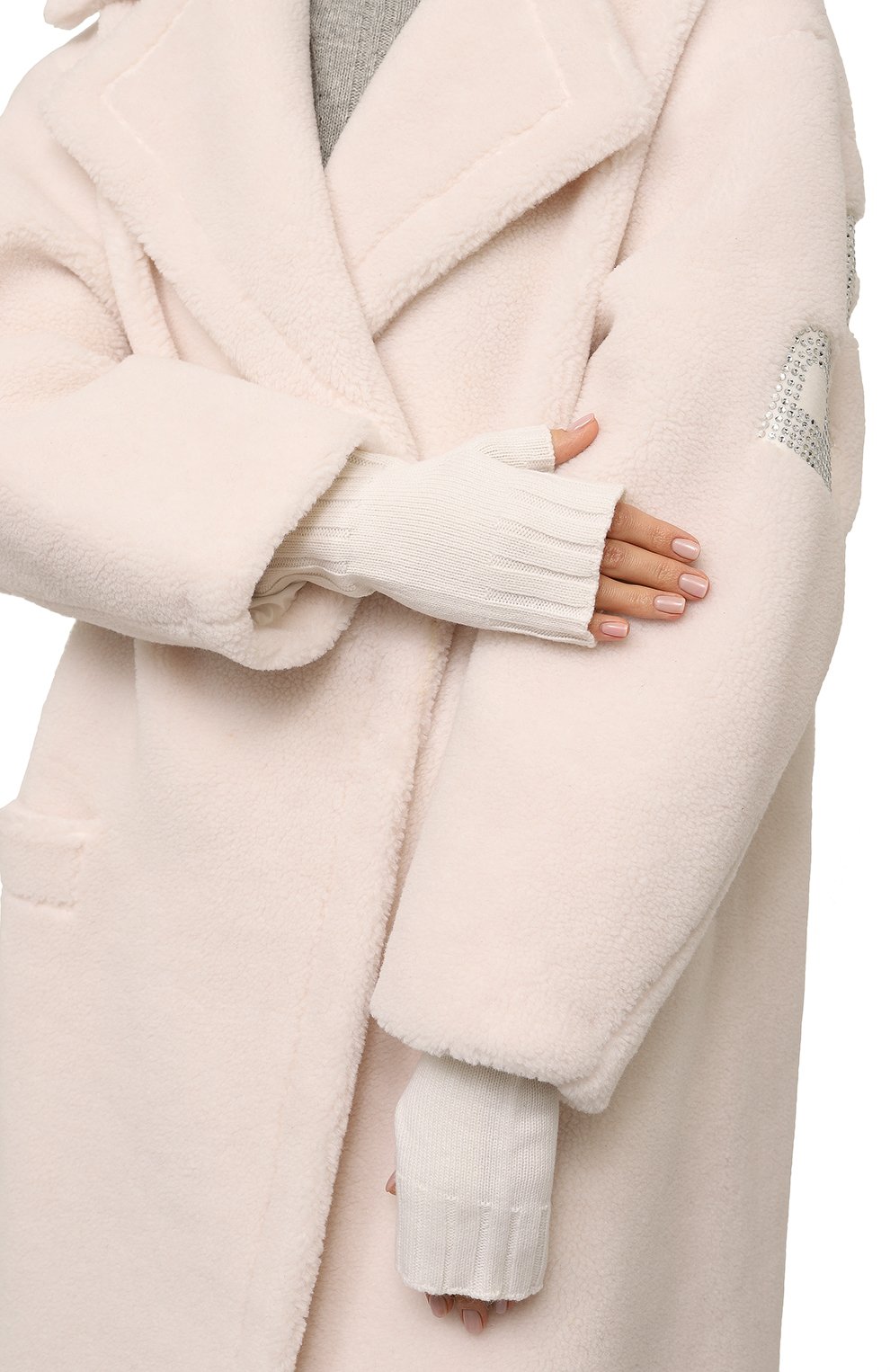 Митенки из шерсти и вискозы ELEVENTY белого цвета по цене 16400 руб., арт. H81ACCH04/MAG0H073, фото 2 Митенки из шерсти и вискозы ELEVENTY, арт. H81ACCH04/MAG0H073, фото 2