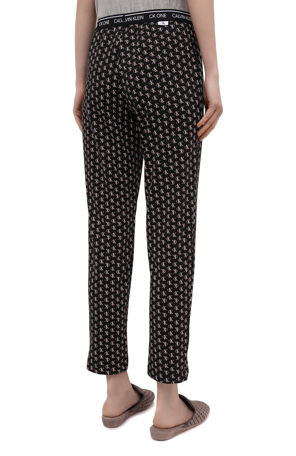 Брюки CALVIN KLEIN черного цвета по цене 5945 руб., арт. QS6434E, фото 4 Брюки CALVIN KLEIN, арт. QS6434E, фото 4