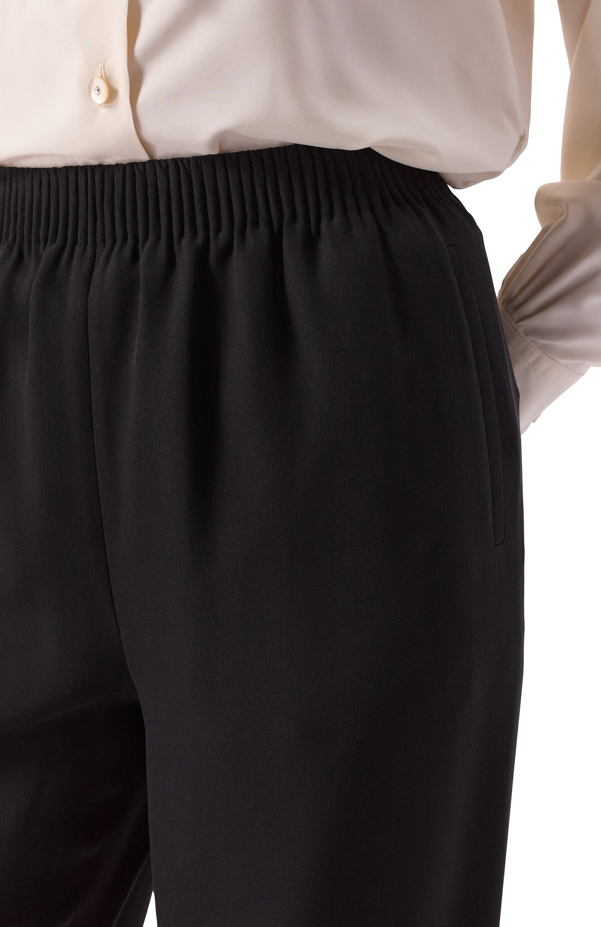 Шелковые брюки VALENTINO черного цвета по цене 260500 руб., арт. 6B3RB6861MM, фото 5 Шелковые брюки VALENTINO, арт. 6B3RB6861MM, фото 5