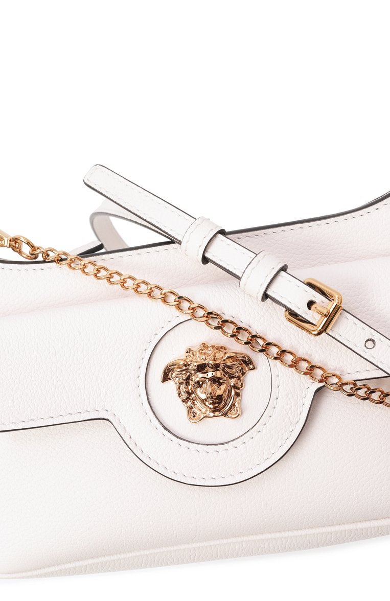 Женская сумка la medusa mini  VERSACE молочного цвета, арт. 1017739/DVIT2T | Фото 3 (Ремень/цепочка: На ремешке; Материал: Натуральная кожа; Размер: mini)