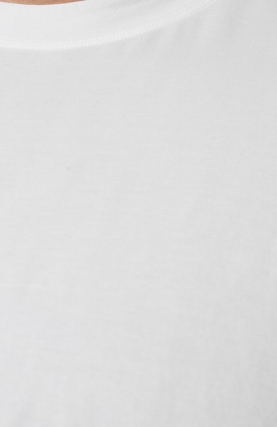 Хлопковая футболка KIRED белого цвета по цене 26750 руб., арт. WKISSW7724001001, фото 5 Хлопковая футболка KIRED, арт. WKISSW7724001001, фото 5