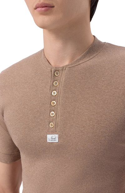 Хлопковая футболка MAGLIANO бежевого цвета по цене 36800 руб., арт. MGSS26TT01876, фото 5 Хлопковая футболка MAGLIANO, арт. MGSS26TT01876, фото 5