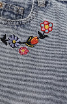Детские джинсы MOSCHINO голубого цвета, арт. HDP06B/L0E08/4-8 | Фото 3 (Нос: Не проставлено; Материал внешний: Хлопок; Детали: Декор; Автоматизация состава: Проставлено; Ростовка одежда: 4 года | 104 см, 5 лет | 110 см, 6 лет | 116 см, 8 лет | 128 см)
