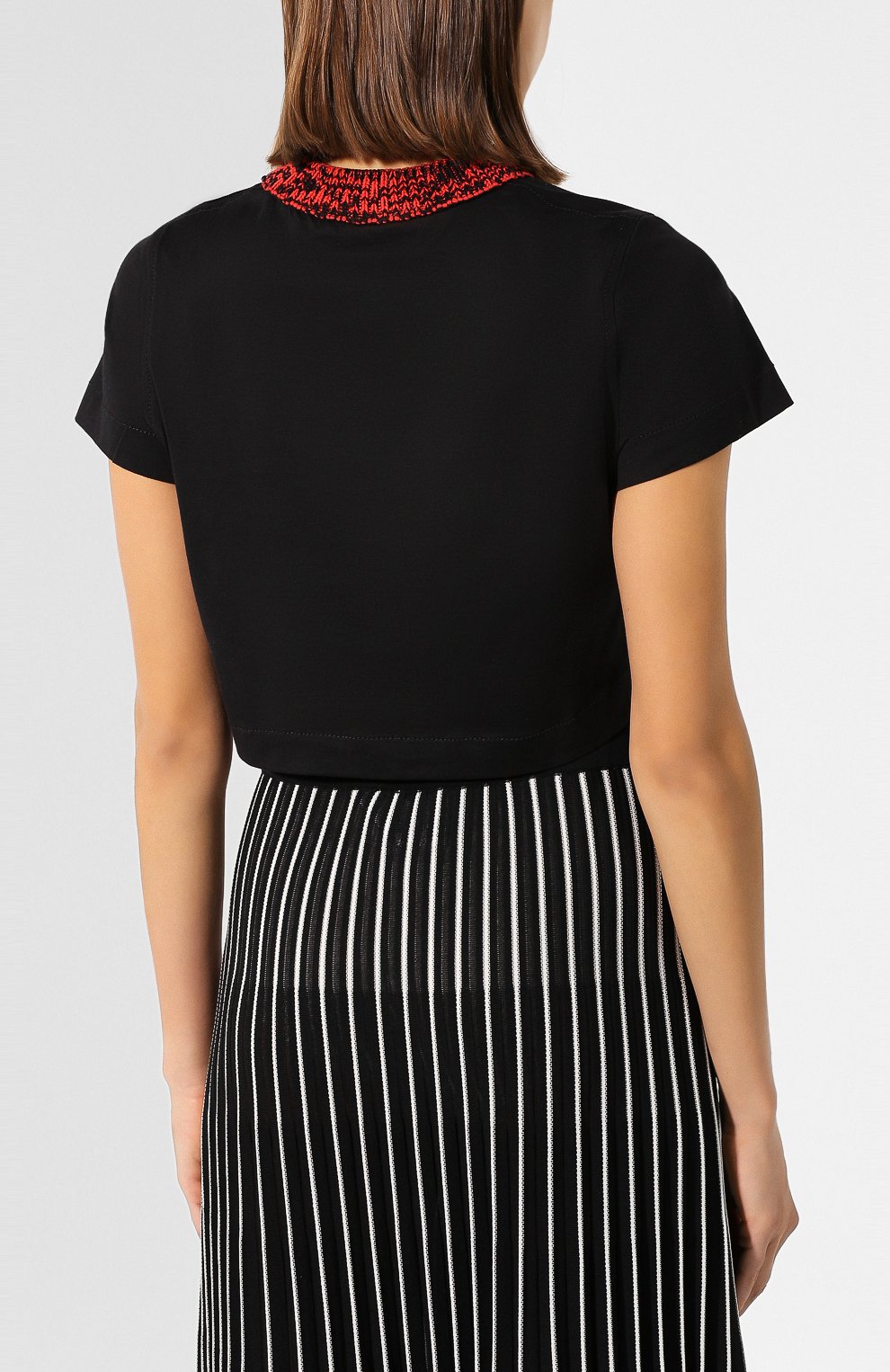 Укороченная футболка MRZ черного цвета по цене 27450 руб., арт. S20-0243, фото 4 Укороченная футболка MRZ, арт. S20-0243, фото 4