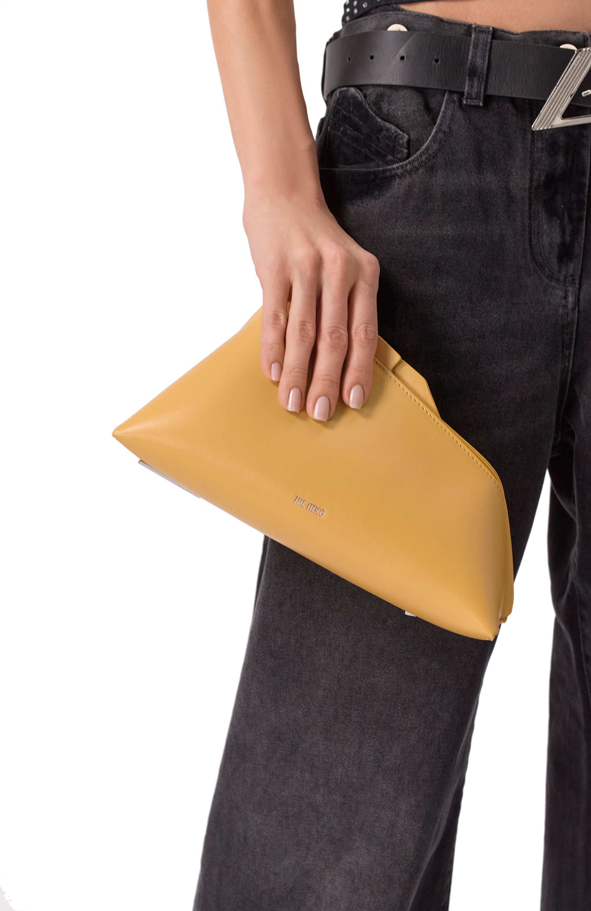 Клатч 8.30 pm THE ATTICO желтого цвета по цене 87550 руб., арт. 250WAH00001/LBT019AA, фото 2 Клатч 8.30 pm THE ATTICO, арт. 250WAH00001/LBT019AA, фото 2