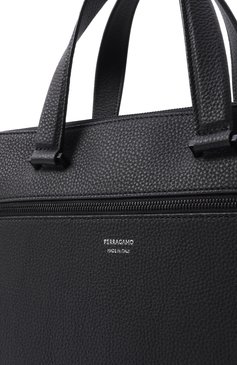 Мужской портфель FERRAGAMO черного цвета, арт. 240133/740811 | Фото 3 (Материал сплава: Проставлено; Ремень/цепочка: На ремешке; Материал: Натуральная кожа; Размер: large; Драгоценные камни: Проставлено; Сумки-технические: Портфели)