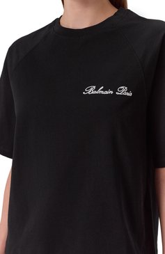 Женская хлопковая футболка BALMAIN черного цвета, арт. CF1EG085/BC68 | Фото 5 (Рукава: Короткие; Длина (для топов): Стандартные; Материал внешний: Хлопок; Принт: Без принта; Стили: Кэжуэл)