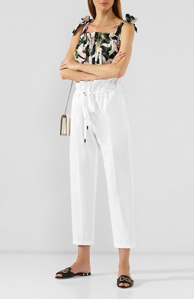 Хлопковые брюки DOLCE & GABBANA белого цвета по цене 74950 руб., арт. FTBK1T/FUFIS, фото 2 Хлопковые брюки DOLCE & GABBANA, арт. FTBK1T/FUFIS, фото 2