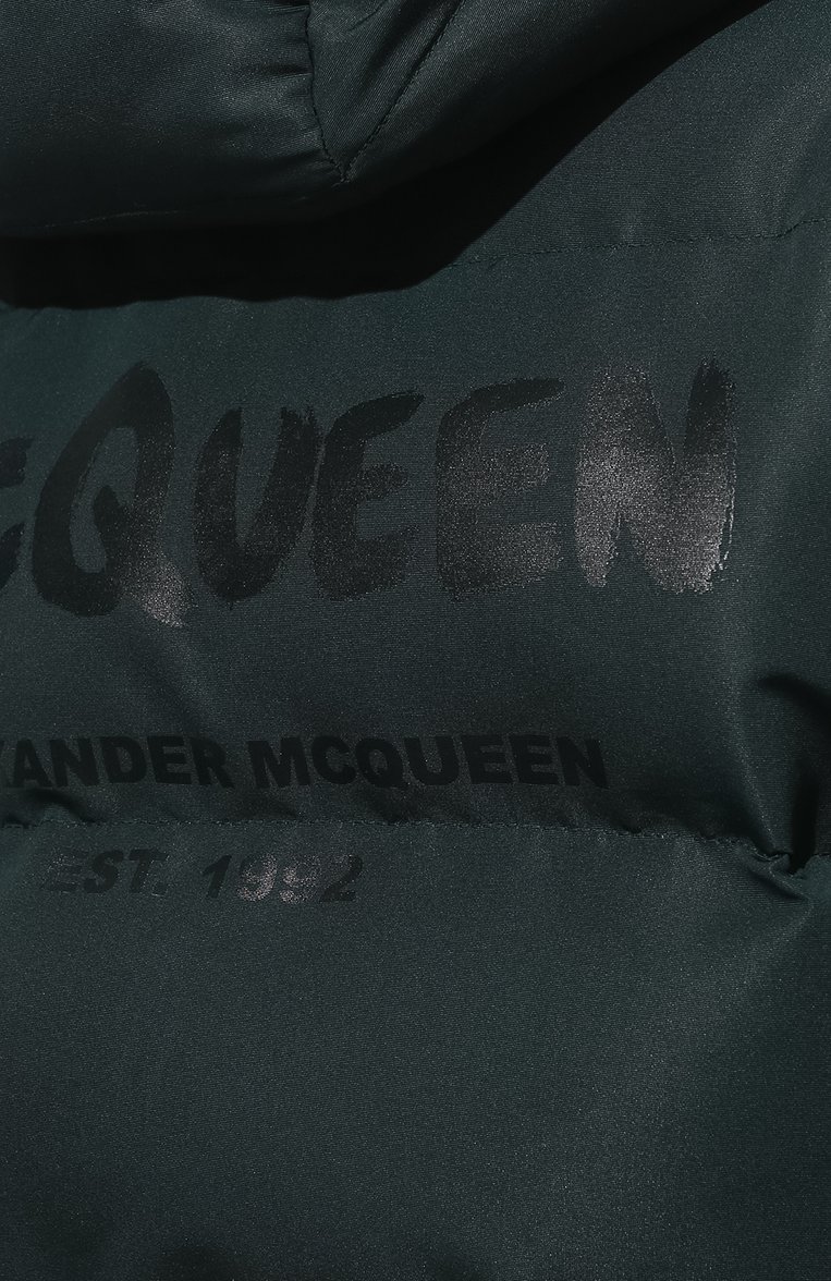 Женский пуховик ALEXANDER MCQUEEN темно-зеленого цвета, арт. 672915/QZAD1 | Фото 5 (Материал внешний: Синтетический материал; Рукава: Длинные; Длина (верхняя одежда): Короткие; Материал подклада: Синтетический материал; Стили: Гламурный; Материал сплава: Проставлено; Драгоценные камни: Проставлено; Кросс-КТ: Пуховик)