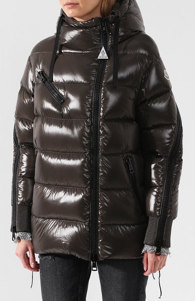 Стеганый пуховик с капюшоном MONCLER хаки цвета по цене 190000 руб., арт. D2-093-46909-05-68950, фото 3 Стеганый пуховик с капюшоном MONCLER, арт. D2-093-46909-05-68950, фото 3