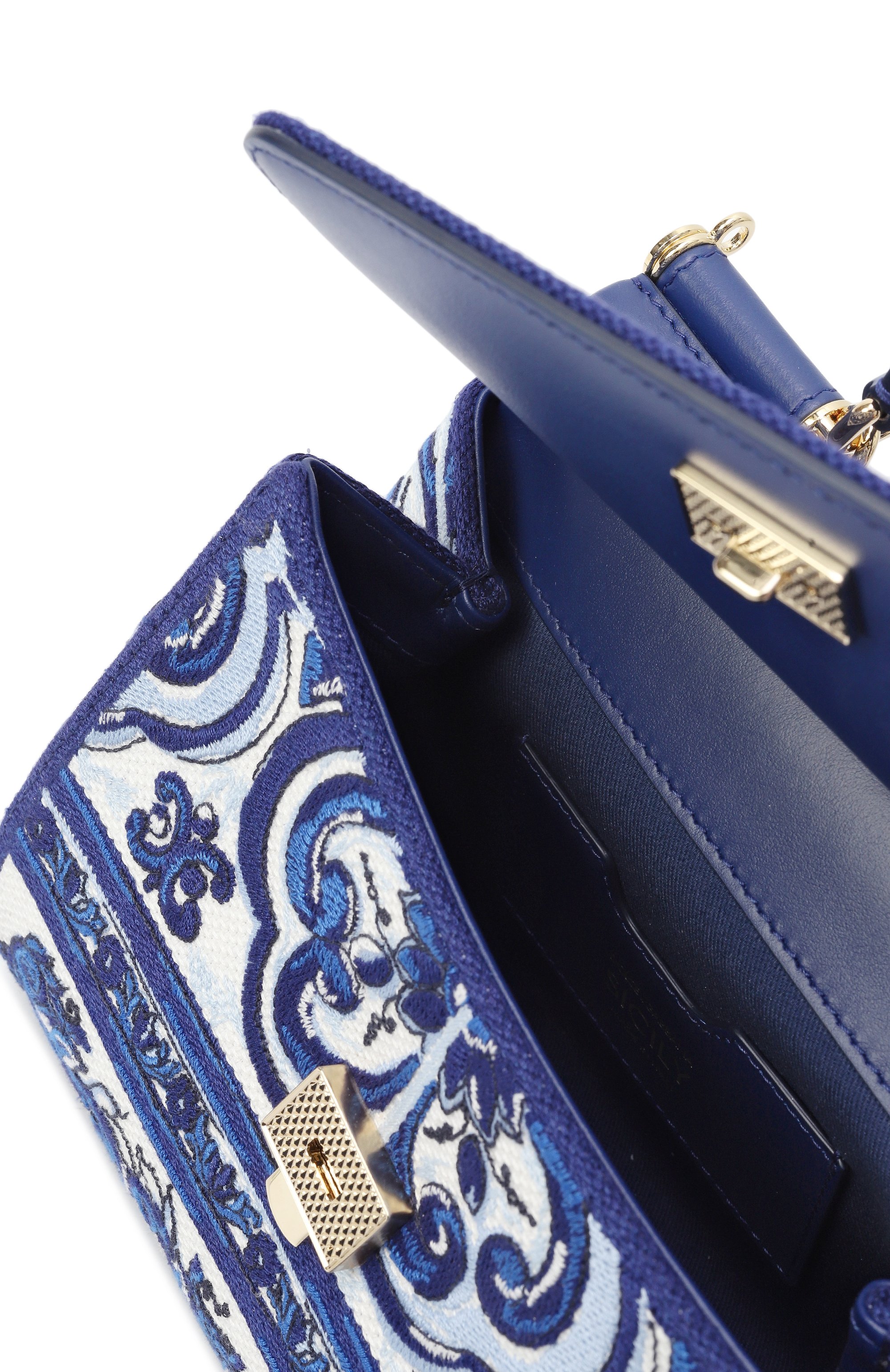 Сумка sicily medium DOLCE & GABBANA синего цвета по цене 309500 руб., арт. BB6003/BW050, фото 5 Сумка sicily medium DOLCE & GABBANA, арт. BB6003/BW050, фото 5