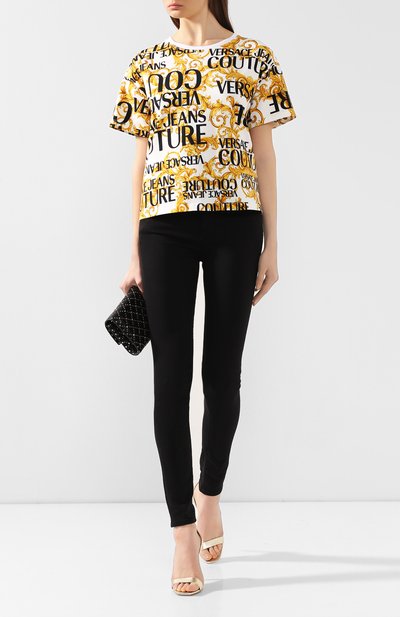 Хлопковая футболка VERSACE JEANS COUTURE белого цвета по цене 13800 руб., арт. B2HUA706-UDP606/S0589, фото 2 Хлопковая футболка VERSACE JEANS COUTURE, арт. B2HUA706-UDP606/S0589, фото 2