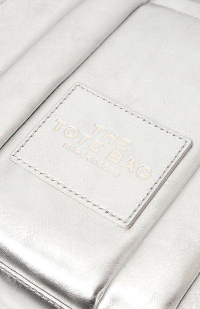 Сумка the tote bag small MARC JACOBS (THE) серебряного цвета по цене 54650 руб., арт. 2F3HTT004H01, фото 3 Сумка the tote bag small MARC JACOBS (THE), арт. 2F3HTT004H01, фото 3