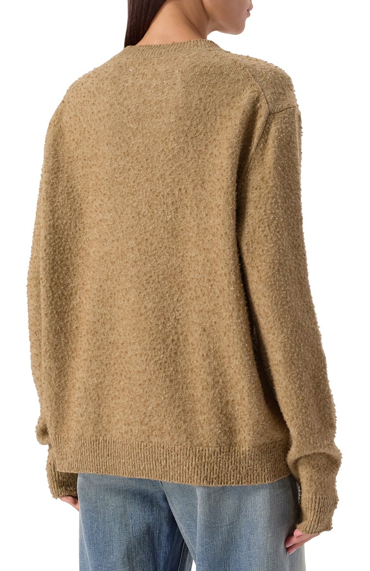 Мужской джемпер из хлопка и шерсти MAISON MARGIELA бежевого цвета, арт. S50HL0033/M13108 | Фото 8 (Материал внешний: Шерсть, Хлопок; Принт: Без принта; Вырез: Круглый; Стили: Кэжуэл; Мужское Кросс-КТ: Джемперы; Женское Кросс-КТ: Пуловер-одежда; Длина (для топов): Стандартные; Автоматизация ТО: Проставлено; Рукава: Длинные; Автоматизация состава: Проставлено; Детали: Без декора)