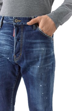 Мужские джинсы DSQUARED2 синего цвета, арт. S74LB1654/S30664 | Фото 5 (Длина (брюки, джинсы): Стандартные; Материал сплава: Проставлено; Драгоценные камни: Проставлено; Кросс-КТ: Деним; Силуэт М (брюки): Прямые; Детали: Делаве, Потертости; Материал внешний: Деним, Хлопок; Стили: Повседневный)