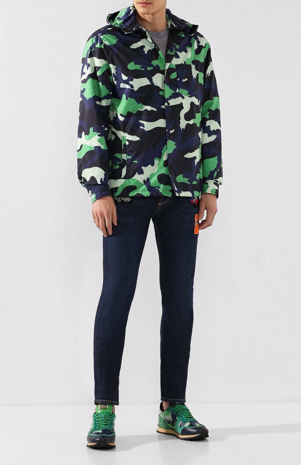 Куртка VALENTINO зеленого цвета по цене 168000 руб., арт. TV3CIF50JEJ, фото 2 Куртка VALENTINO, арт. TV3CIF50JEJ, фото 2