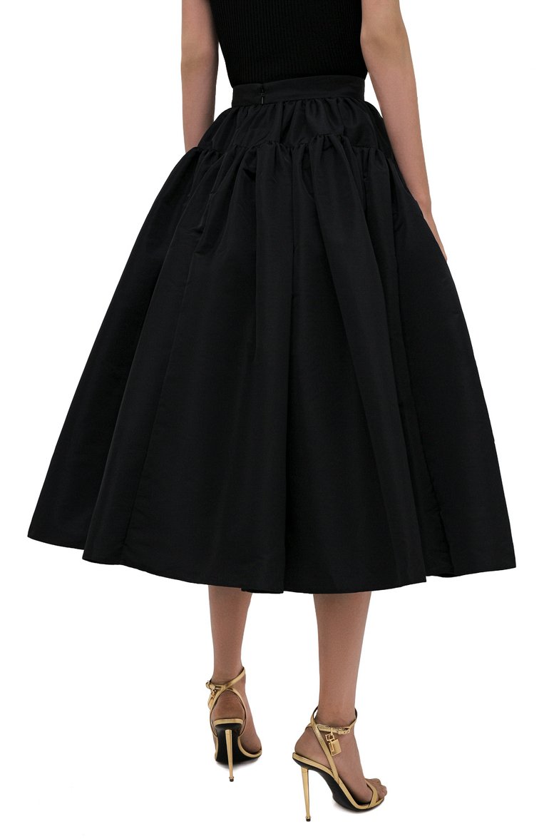 Женская юбка ALEXANDER MCQUEEN черного цвета, арт. 665397/QEACM | Фото 4 (Длина Ж (юбки, платья, шорты): Миди; Материал внешний: Синтетический материал; Стили: Гламурный; Женское Кросс-КТ: Юбка-одежда; Региональные ограничения белый список (Axapta Mercury): RU; Драгоценные камни: Проставлено; Материал сплава: Проставлено)