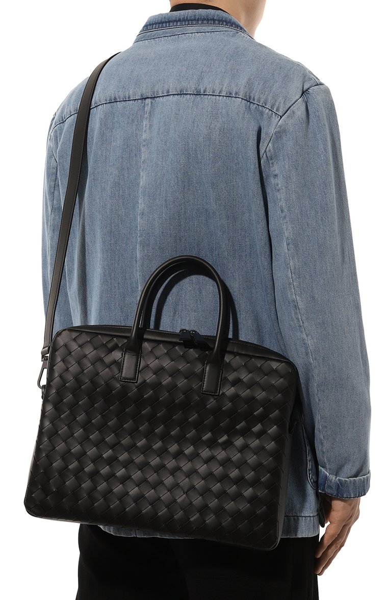 Мужская портфель BOTTEGA VENETA черного цвета, арт. 601065/V3US2 | Фото 2 (Размер: large; Драгоценные камни: Проставлено; Материал сплава: Проставлено; Материал: Натуральная кожа; Ремень/цепочка: На ремешке; Сумки-технические: Портфели)