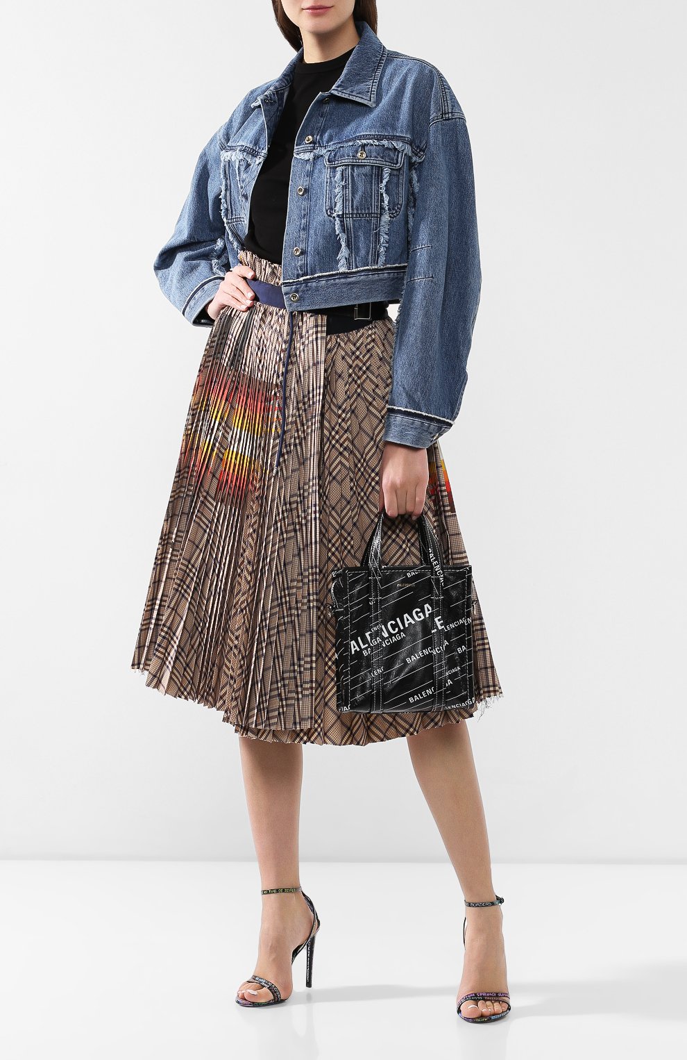 Джинсовая куртка ACNE STUDIOS голубого цвета по цене 39550 руб., арт. A90120, фото 2 Джинсовая куртка ACNE STUDIOS, арт. A90120, фото 2