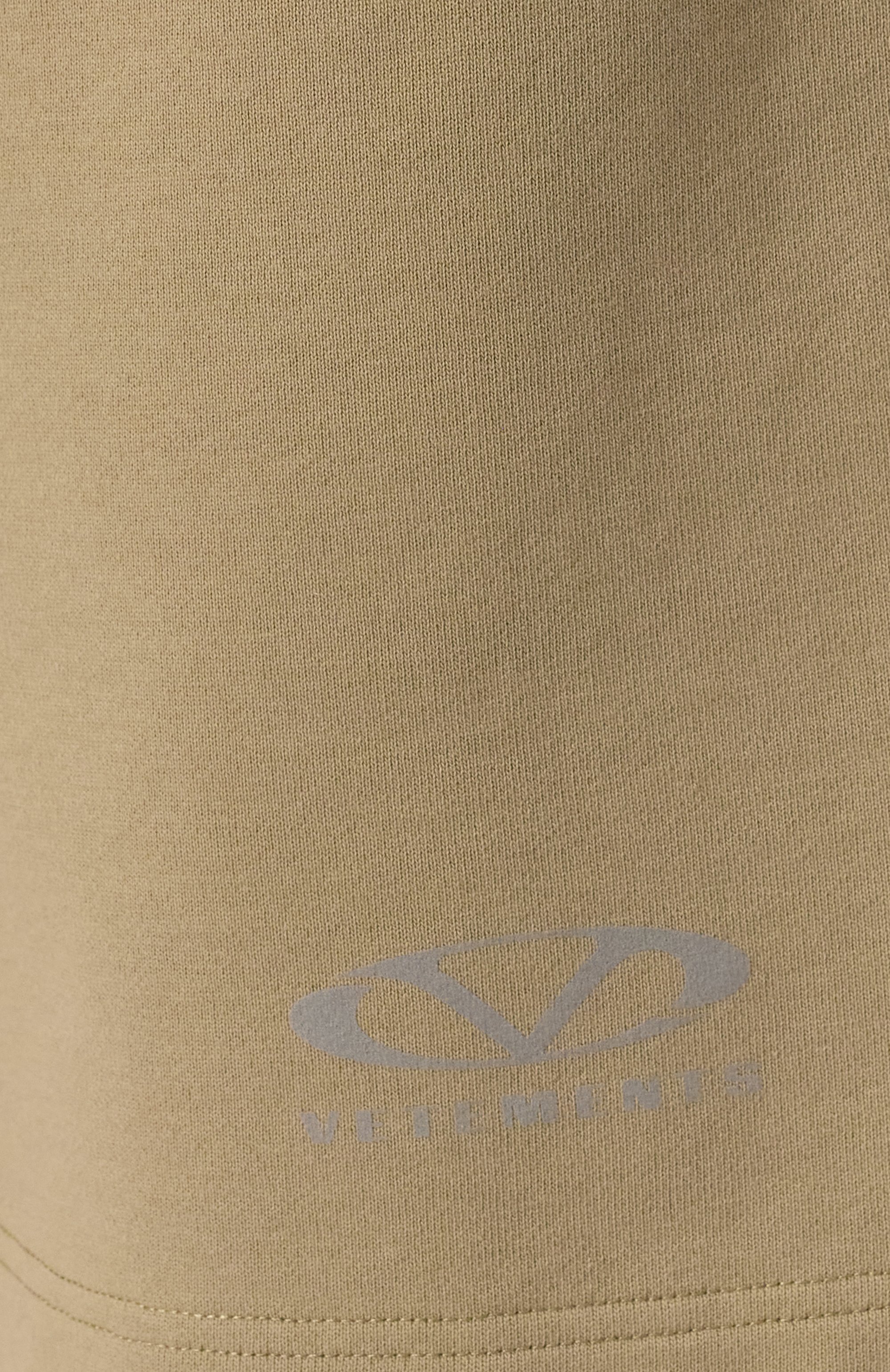 Хлопковые шорты VETEMENTS хаки цвета по цене 74800 руб., арт. UA66SS600T, фото 10 Хлопковые шорты VETEMENTS, арт. UA66SS600T, фото 10