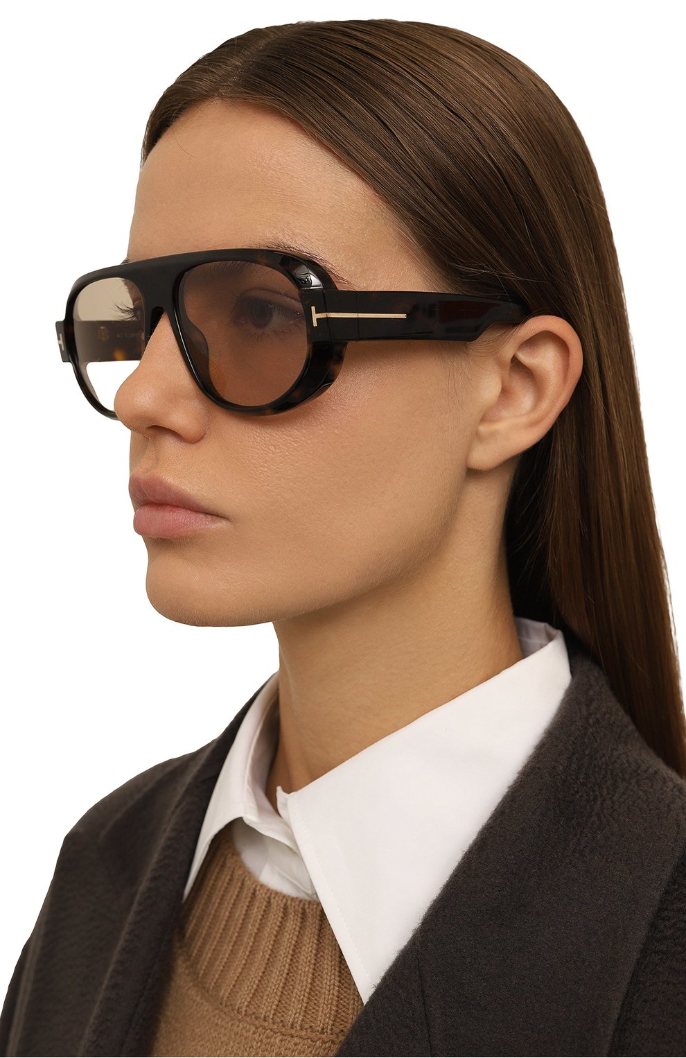 Солнцезащитные очки TOM FORD коричневого цвета по цене 68950 руб., арт. TF1102 52E, фото 2 Солнцезащитные очки TOM FORD, арт. TF1102 52E, фото 2