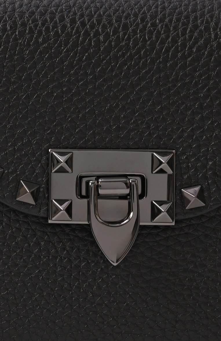 Женская сумка rockstud small VALENTINO черного цвета, арт. 6W2B0181/HAD | Фото 3 (Ремень/цепочка: На ремешке; Материал: Натуральная кожа; Размер: small; Материал сплава: Проставлено; Драгоценные камни: Проставлено)