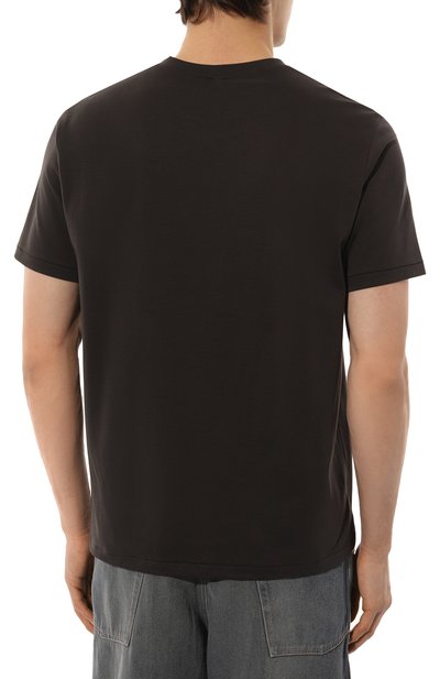 Хлопковая футболка ATTACHMENT темно-серого цвета по цене 22100 руб., арт. AJ42-055, фото 4 Хлопковая футболка ATTACHMENT, арт. AJ42-055, фото 4