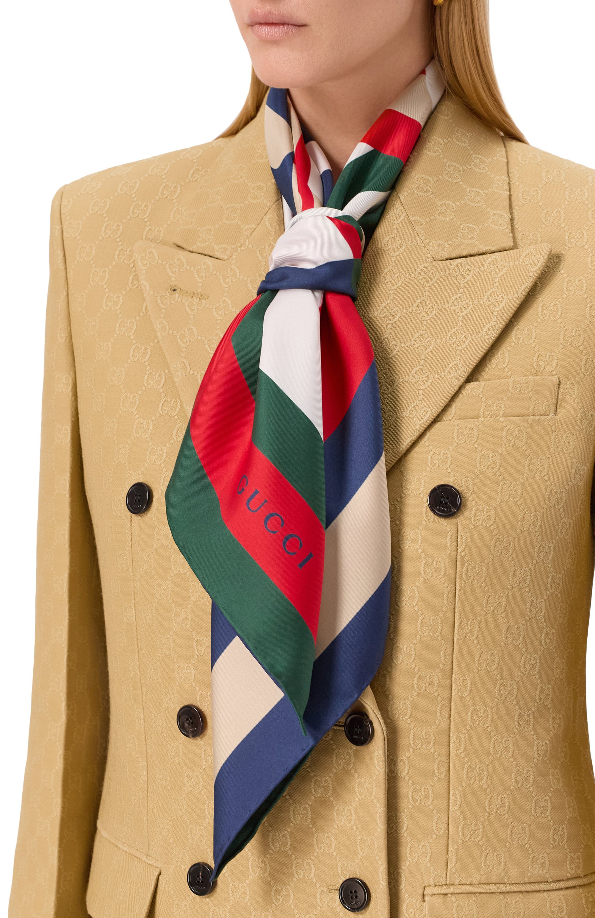 Шелковый платок GUCCI разноцветного цвета по цене 79550 руб., арт. 811167/3G001, фото 2 Шелковый платок GUCCI, арт. 811167/3G001, фото 2