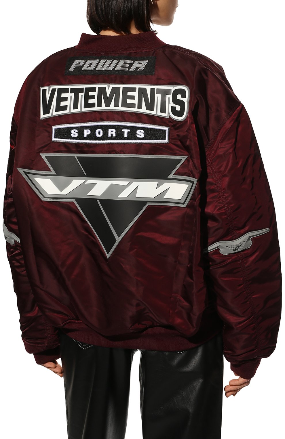 Утепленный бомбер VETEMENTS бордового цвета по цене 265000 руб., арт. UA52JA700R 1307/W, фото 4 Утепленный бомбер VETEMENTS, арт. UA52JA700R 1307/W, фото 4