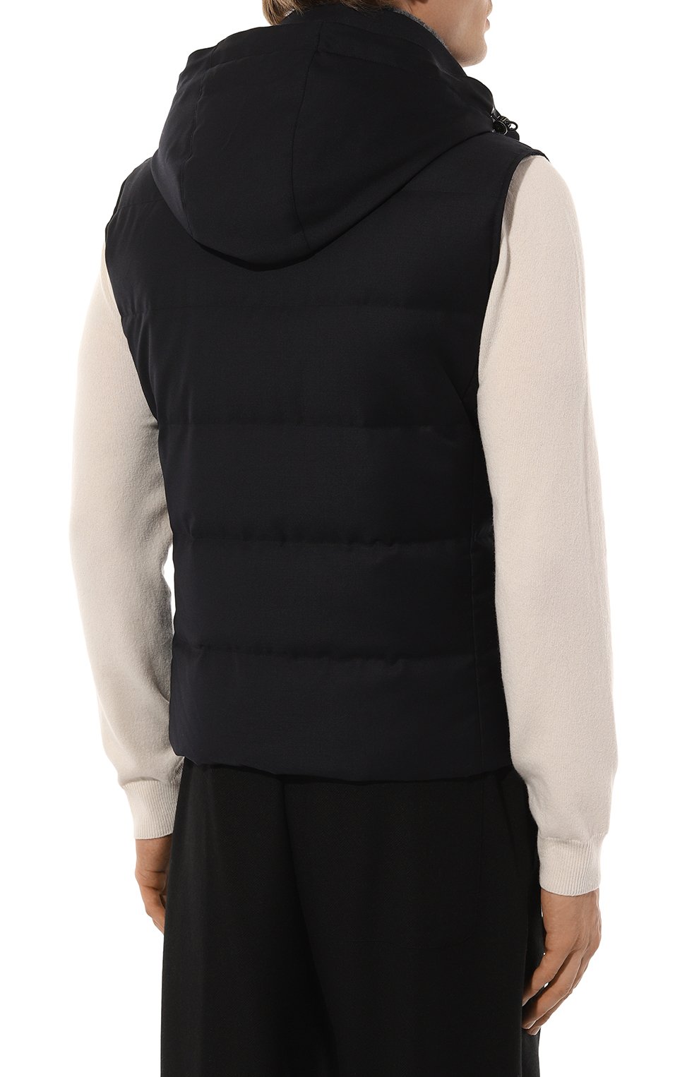 Пуховый жилет MONTECORE темно-синего цвета по цене 94150 руб., арт. F07MUWX806M/106, фото 4 Пуховый жилет MONTECORE, арт. F07MUWX806M/106, фото 4