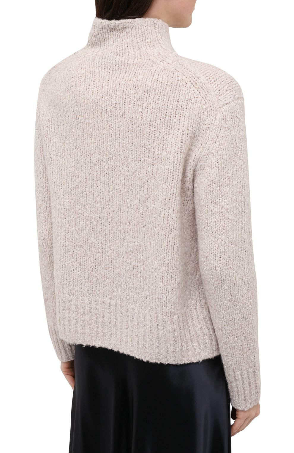 Свитер VINCE светло-бежевого цвета по цене 49300 руб., арт. V717878624, фото 4 Свитер VINCE, арт. V717878624, фото 4
