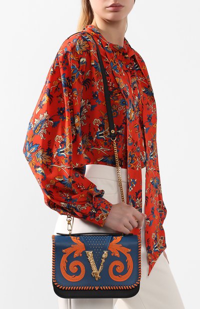 Сумка virtus VERSACE синего цвета по цене 261000 руб., арт. DBFG985/DVRBB, фото 5 Сумка virtus VERSACE, арт. DBFG985/DVRBB, фото 5