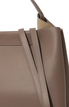 Женская сумка elieze medium REE PROJECTS бежевого цвета, арт. AW22/ELIEZMED1SC | Фото 3 (Ремень/цепочка: На ремешке; Сумки-технические: Сумки top-handle; Размер: medium; Материал: Натуральная кожа; Драгоценные камни: Проставлено; Материал сплава: Проставлено; Нос: Не проставлено; Региональные ограничения белый список (Axapta Mercury): Не проставлено)