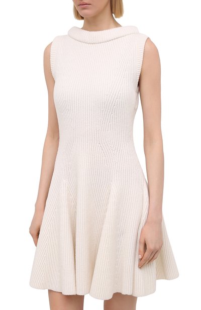 Шерстяное платье ALEXANDER MCQUEEN светло-бежевого цвета по цене 155500 руб., арт. 650342/Q1ATA, фото 3 Шерстяное платье ALEXANDER MCQUEEN, арт. 650342/Q1ATA, фото 3