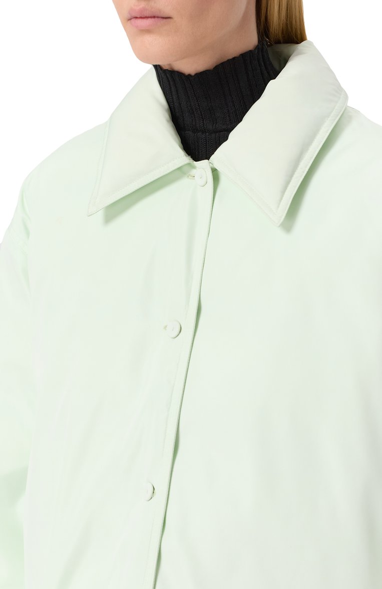 Женская пуховая куртка JIL SANDER светло-зеленого цвета, арт. J01AF0107-J70192 | Фото 5 (Материал внешний: Синтетический материал; Рукава: Длинные; Длина (верхняя одежда): Короткие; Материал подклада: Синтетический материал; Материал утеплителя: Пух и перо; Кросс-КТ: Куртка, Утепленные; Стили: Минимализм; Автоматизация ТО: Проставлено; Автоматизация состава: Проставлено)
