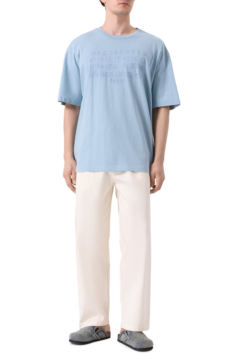 Мужская хлопковая футболка MAISON MARGIELA голубого цвета, арт. S50GC0705/S24567 | Фото 2 (Рукава: 3/4; Длина (для топов): Удлиненные; Материал внешний: Хлопок; Стили: Гранж; Принт: Без принта; Мужское Кросс-КТ: Футболка-одежда; Автоматизация ТО: Проставлено; Детали: Декор; Автоматизация состава: Проставлено)