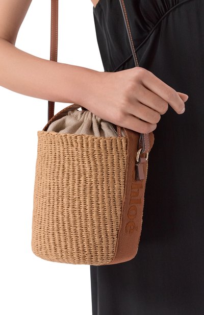 Женская сумка chloé x mifuko woody small CHLOÉ, арт. CHC23AS381L18