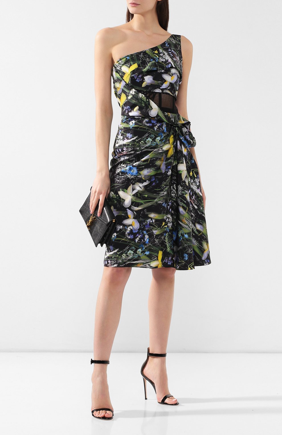 Шелковое платье ALEXANDER MCQUEEN черного цвета по цене 443500 руб., арт. 573555/QMD04, фото 2 Шелковое платье ALEXANDER MCQUEEN, арт. 573555/QMD04, фото 2