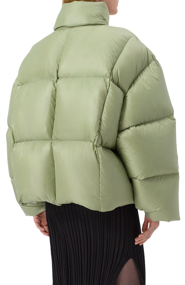 Женский пуховик JIL SANDER зеленого цвета, арт. J40AF0161-J70007 | Фото 4 (Длина (верхняя одежда): Короткие; Материал утеплителя: Пух и перо; Рукава: Длинные; Материал подклада: Синтетический материал; Материал внешний: Синтетический материал; Стили: Кэжуэл; Кросс-КТ: Пуховик; Автоматизация ТО: Проставлено; Автоматизация состава: Проставлено)