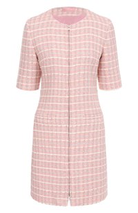 Светло-розовый