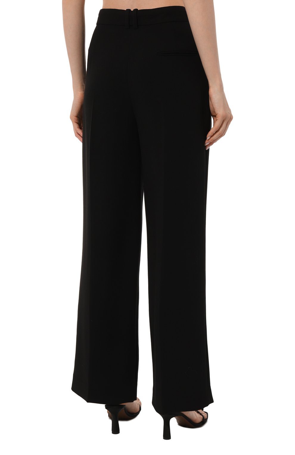 Шерстяные брюки THE ROW черного цвета по цене 199500 руб., арт. 7365W2571, фото 4 Шерстяные брюки THE ROW, арт. 7365W2571, фото 4