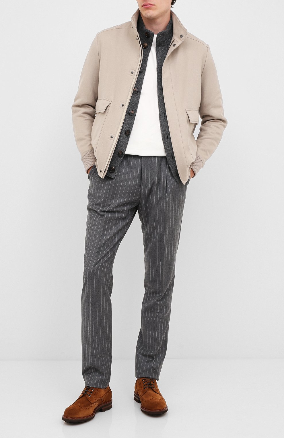 Шерстяные брюки BRUNELLO CUCINELLI серого цвета по цене 107500 руб., арт. ME243E1740, фото 2 Шерстяные брюки BRUNELLO CUCINELLI, арт. ME243E1740, фото 2