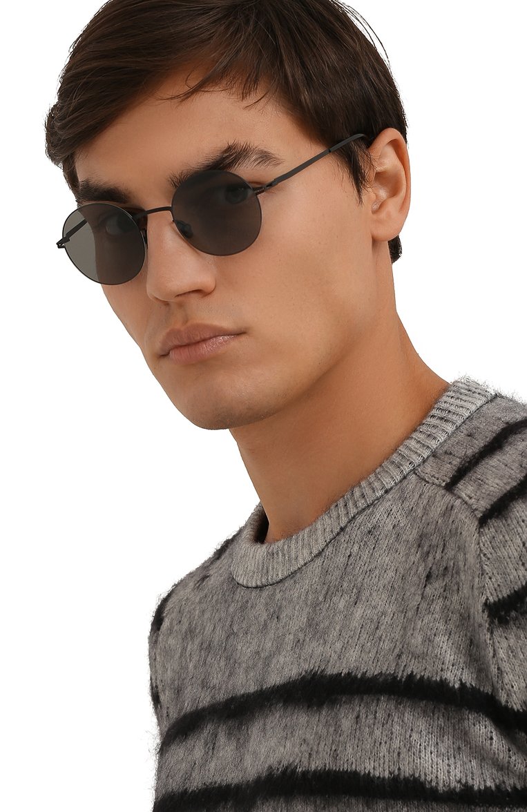 Женские солнцезащитные очки MYKITA черного цвета, арт. KAY0/BLACK/GREY S0LID 002 | Фото 3 (Тип очков: С/з; Материал: Металл; Кросс-КТ: С/з-унисекс; Нос: Не проставлено; Региональные ограничения белый список (Axapta Mercury): Не проставлено; Оптика Гендер: оптика-унисекс; Очки форма: Круглые)